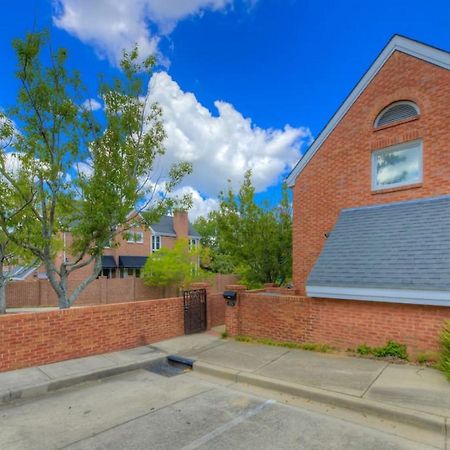 Trendy Columbia Townhome Exterior photo